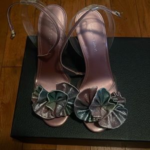 never worn. cute marc fisher